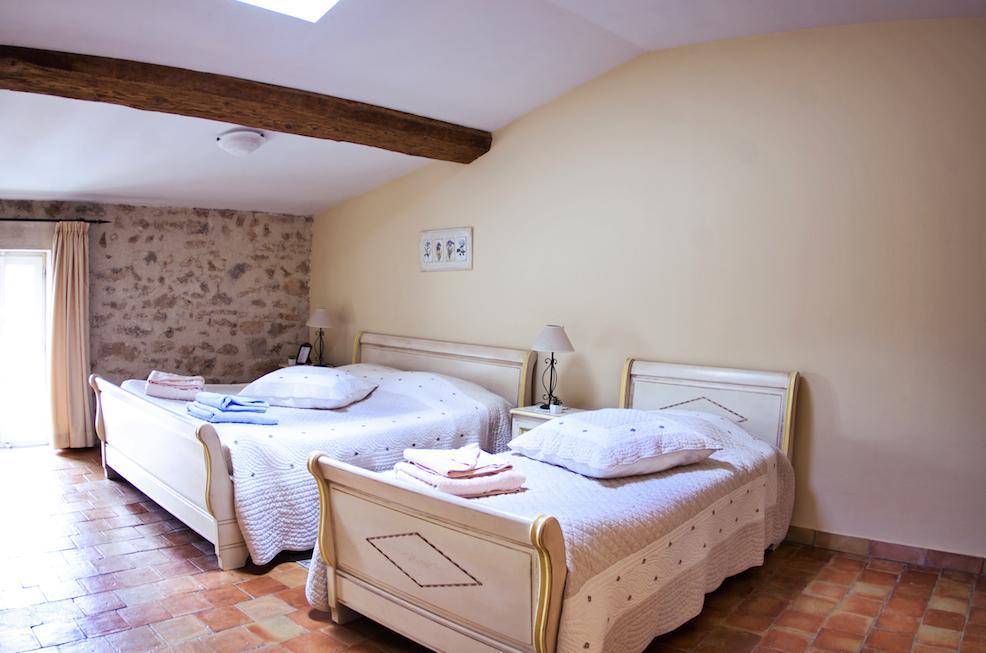 L'Abri Du Poete Acomodação com café da manhã Besse-sur-Issole Quarto foto