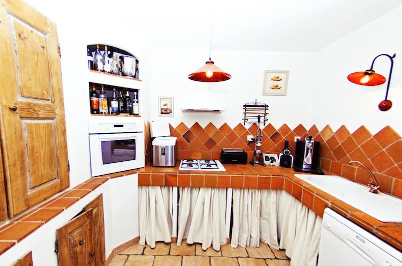 L'Abri Du Poete Acomodação com café da manhã Besse-sur-Issole Exterior foto