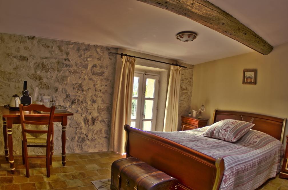 L'Abri Du Poete Acomodação com café da manhã Besse-sur-Issole Quarto foto
