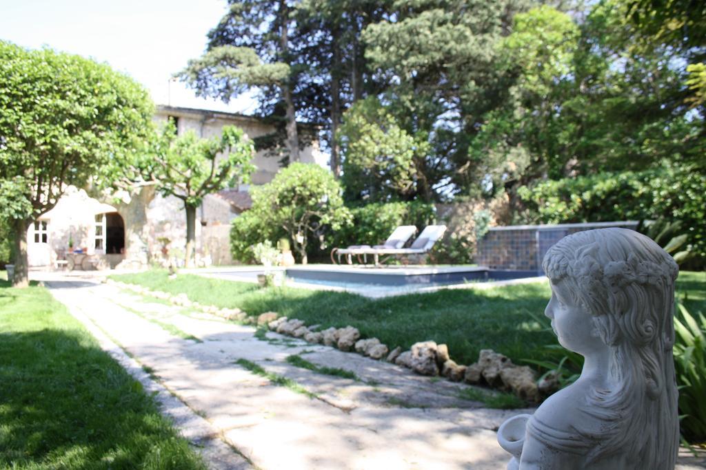 L'Abri Du Poete Acomodação com café da manhã Besse-sur-Issole Exterior foto